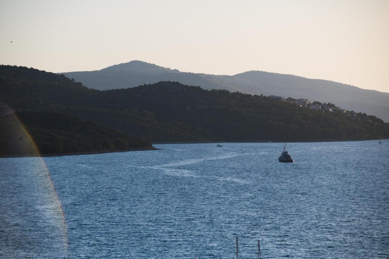 Brand New Aparment With Sea View & Swimming Pool At Ciovo - Villa Fiorentini Trogir Luaran gambar