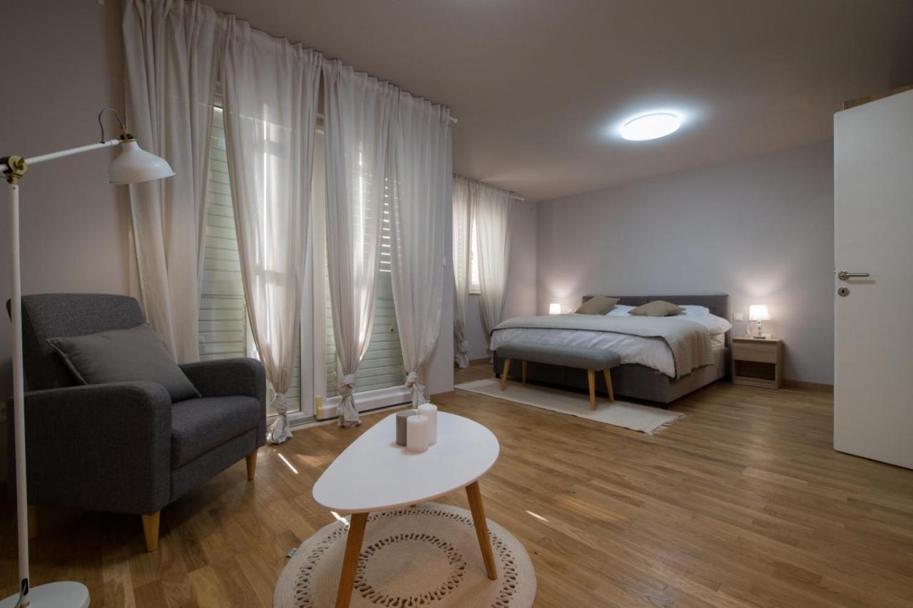 Brand New Aparment With Sea View & Swimming Pool At Ciovo - Villa Fiorentini Trogir Luaran gambar