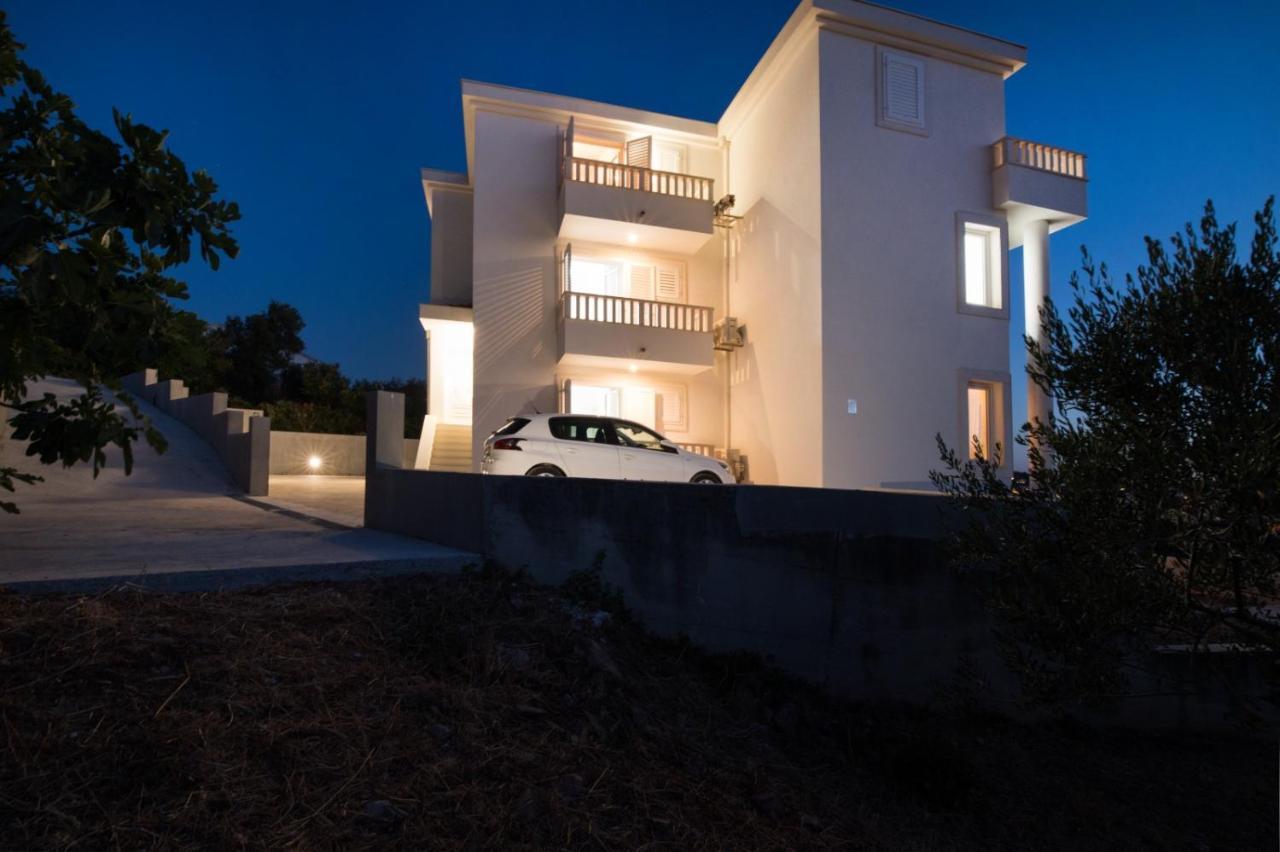 Brand New Aparment With Sea View & Swimming Pool At Ciovo - Villa Fiorentini Trogir Luaran gambar