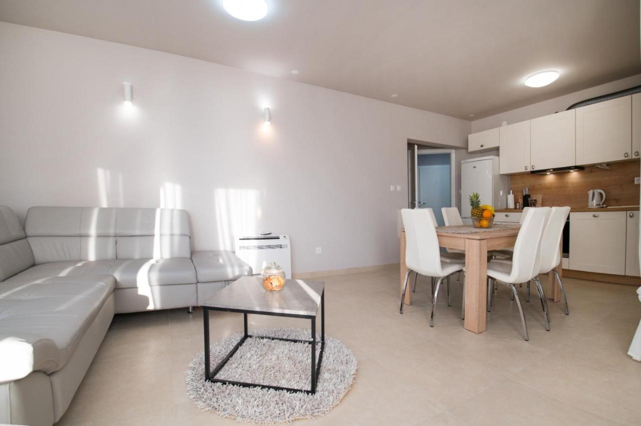 Brand New Aparment With Sea View & Swimming Pool At Ciovo - Villa Fiorentini Trogir Luaran gambar