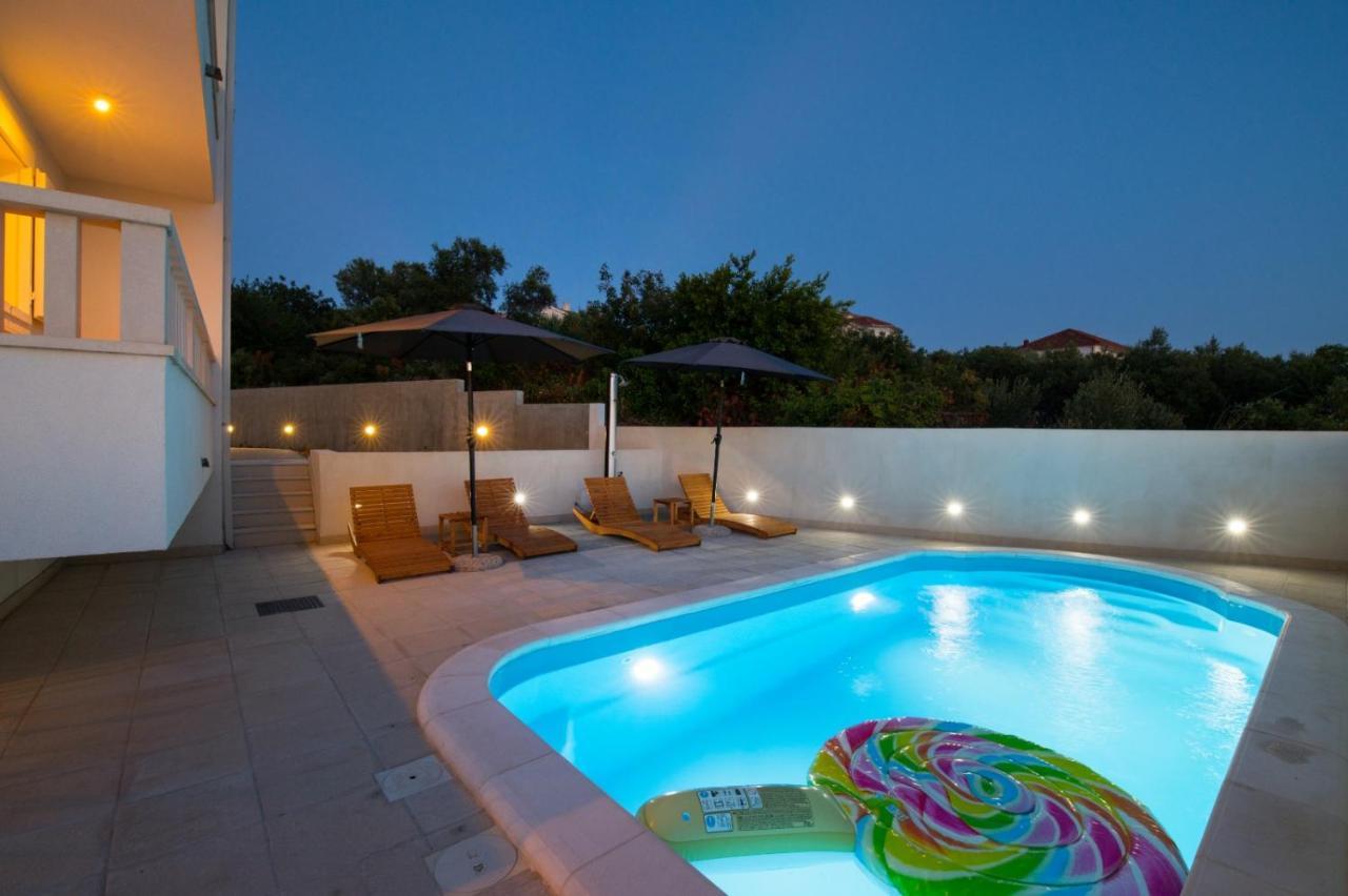 Brand New Aparment With Sea View & Swimming Pool At Ciovo - Villa Fiorentini Trogir Luaran gambar